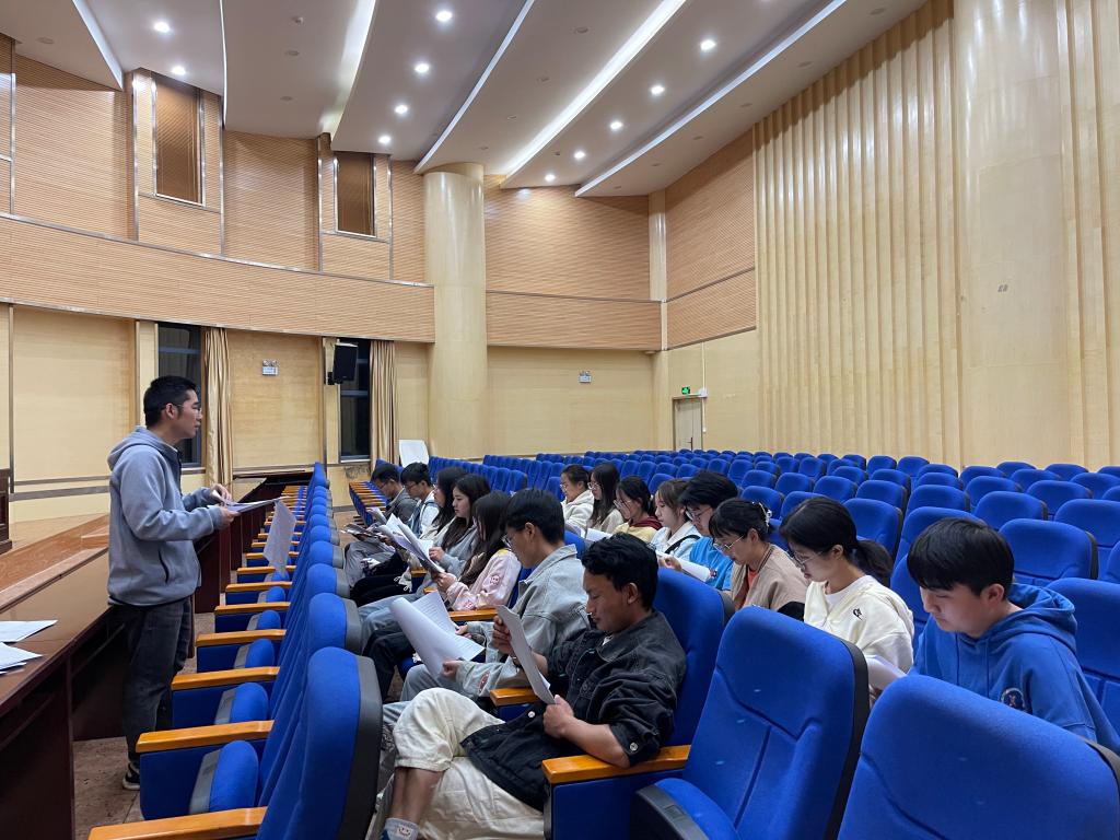 化学工程学院学生第四党支部组织学习党的二十大报告